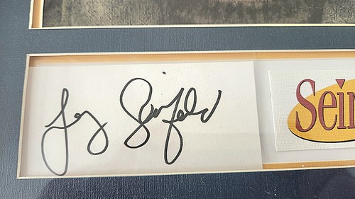 JERRY SEINFELD SIGNED AUTOGRAPHED MATTED 8X10 PHOTO "THE GUM" EPISODE GLASSES - Picture 2 of 4
