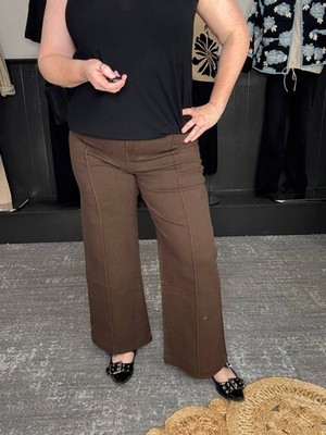 Risen Front Seam Wide Leg Pants Size S