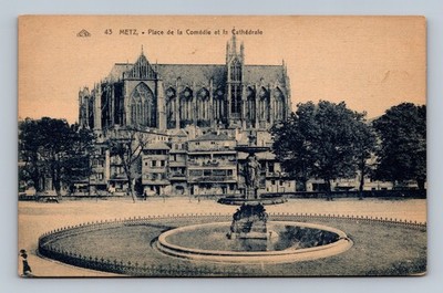Vintage Metz Place de la Comédie et la Cathédrale French Postcard 43