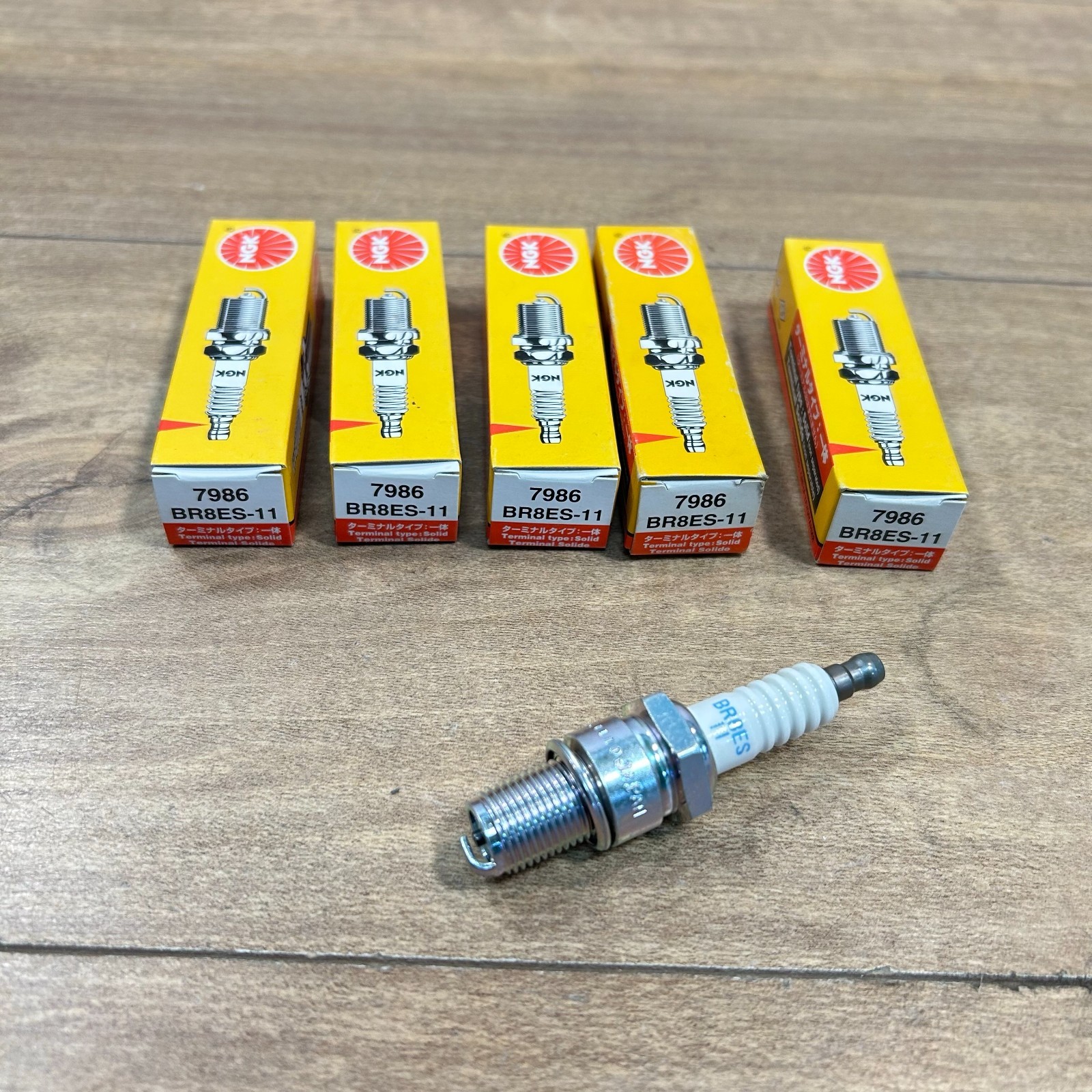 NGK SPARK PLUGS / 5 PACK / 7986 BR8ES-11