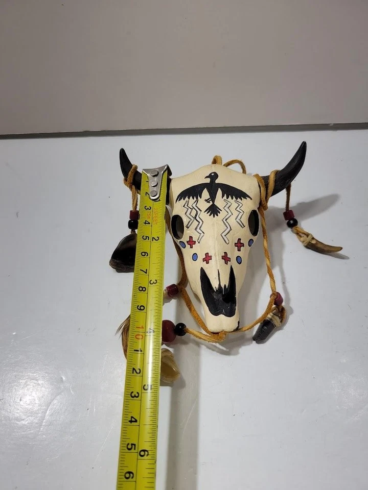 Calavera de búfalo pintada a mano decoración de pared plumas con cuentas de nativos americanos 9x10 pulgadas Foto 3 de 4