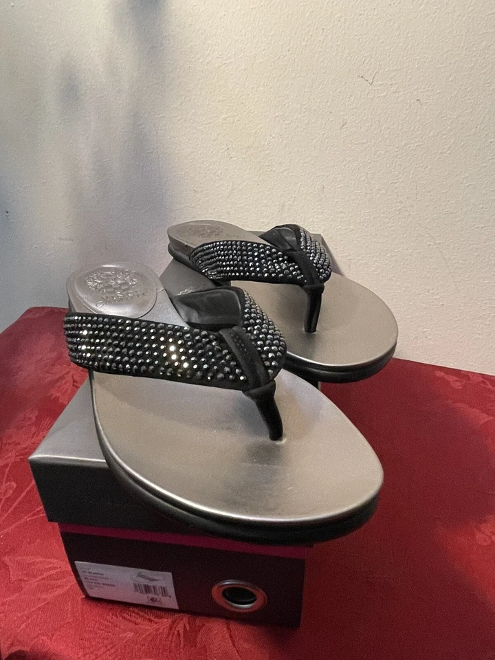 Sandalias chanclas VINCE CAMUTO “Elintia” negras con lentejuelas talla 7M de caja  Foto 3 de 4