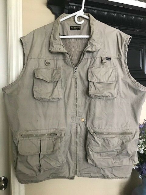 Promaster Photographer's Gear Vest XXL, Camera Equipment, cargo pockets, tan