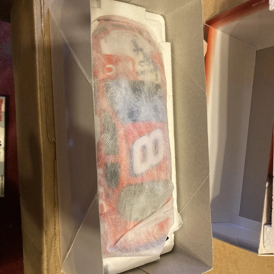 1/24 #8 2004 Martin Truex Jr Dover carrera ganar acción KFC Foto 4 de 4