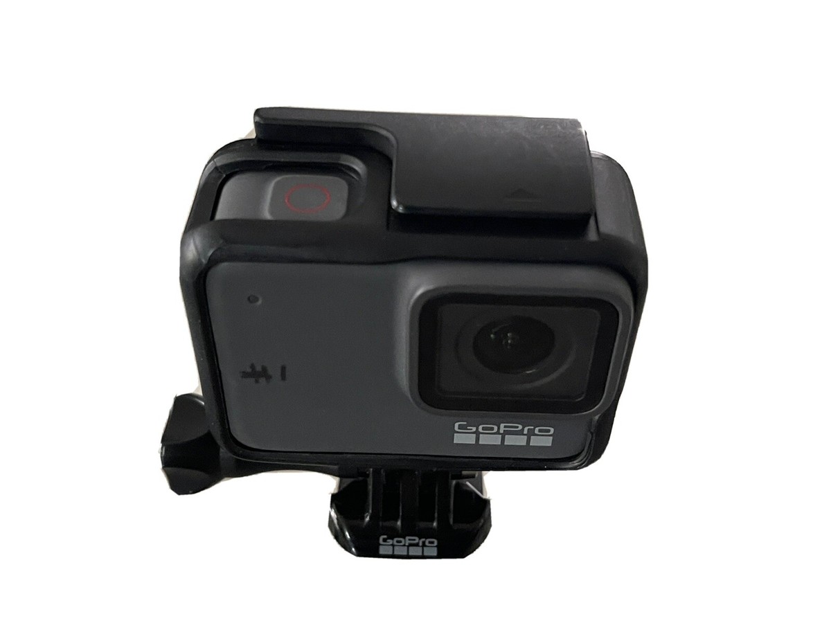 GoPro HERO 7 Silver SPTM1 Action Camcorder 4K Ultra HD GoPro HERO 7 Silver SPTM1 Action Camcorder 4K Ultra HD