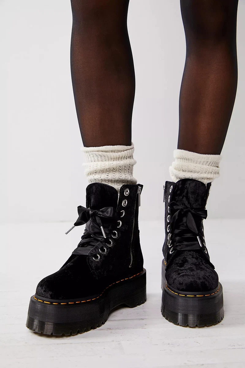 NIB Womens Dr. Martens Jadon Max Velvet Boot 5 11 Black Doc