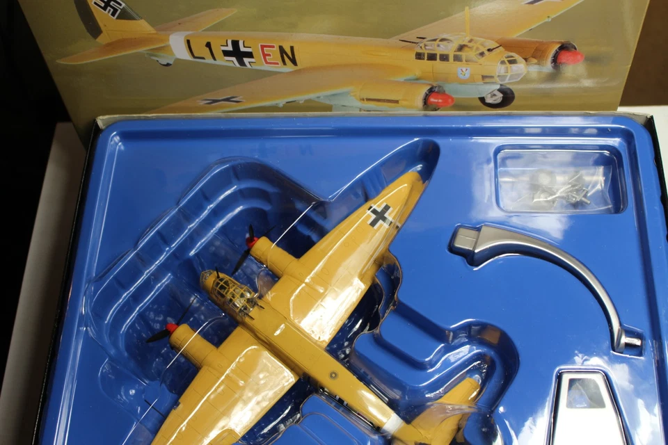 Corgi Ju-88 A-10 Kreta 1942   1:72 neu und unbespielt - Bild 4 von 4