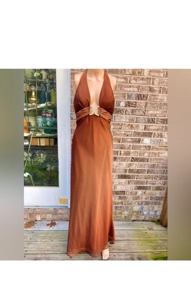 Vestido Y2K Marrón y Cobre Ombré Escote Sumergido Flecos Halter Cuello Caché Baile de graduación Foto 2 de 4