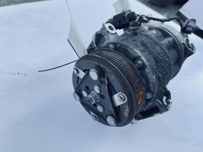 Volkswagen Passat 2016-2018 aire acondicionado compresor aire acondicionado Foto 4 de 4