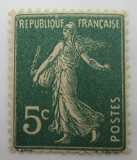 VARIETE : TIMBRE FRANCE N° 137 + GRANDE CHENILLE - NEUF AVEC CHARNIERE - SEMEUSE