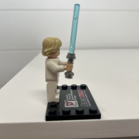 LEGO Star Wars Episode IV 75052 Luke Skywalker Cracked Left Arm Minifigure!
