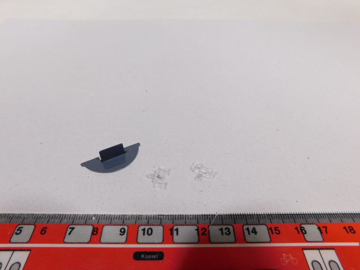 DW422-0.5# 4x Märklin H0 Light Guide Holder For E-Lok BR 103