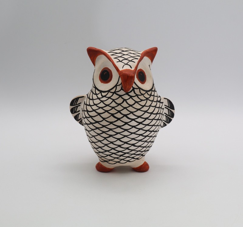 Acoma Owl Figure Mary Ann Hampton Polychrome Detailed 6" H Repair on Base