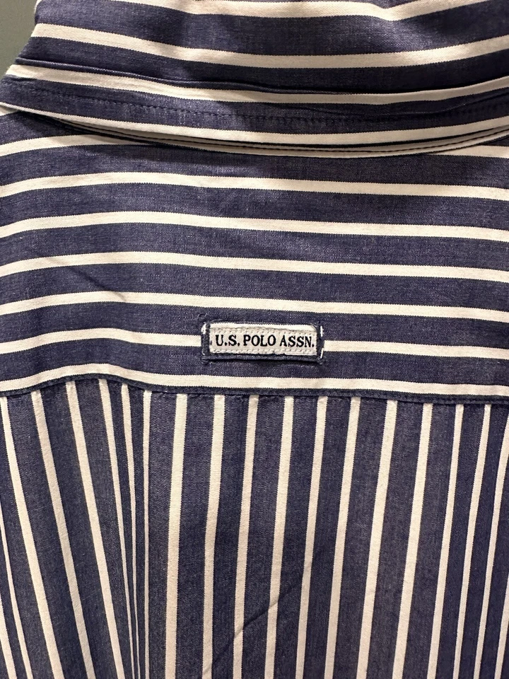 Camisa Polo Assn Para Hombres XL Blanca/Azul Rayas Abotonadas Manga Corta Foto 4 de 4