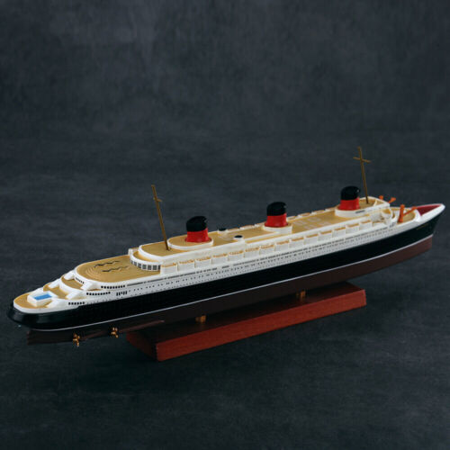 1/1250 S.S. Normandie Cruise Ship Ocean Liner Model Diecast Boat Model With Case - Picture 11 of 12