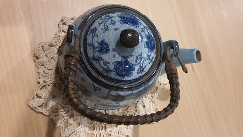 Vtg Chinese tea pot hand painted Mun Shou Blue & White Design With Infuser MARK - Picture 4 of 7