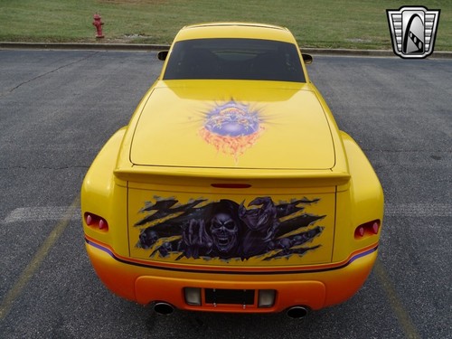 2004 Chevrolet SSR - Picture 6 of 12