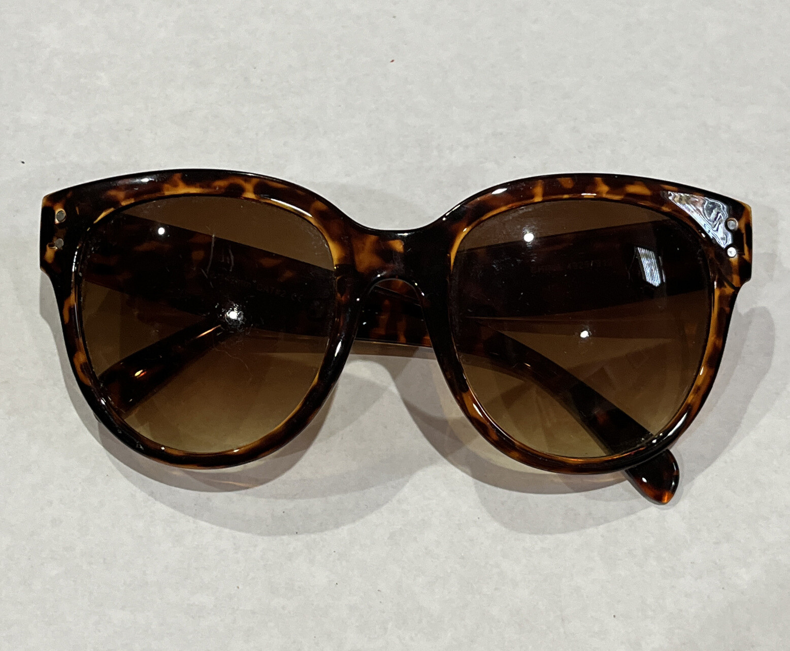 Cat Eye Sunglasses Tortoise Shell Mottled Color Frames-image