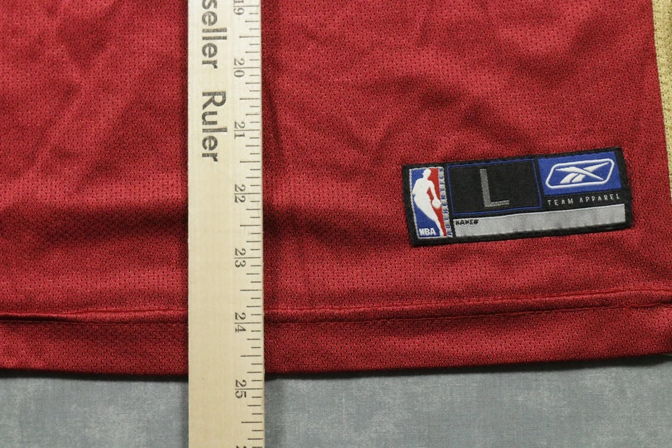 Camiseta de baloncesto de la NBA roja grande de los Cleveland Cavaliers para niños LeBron James Reebok Foto 4 de 4