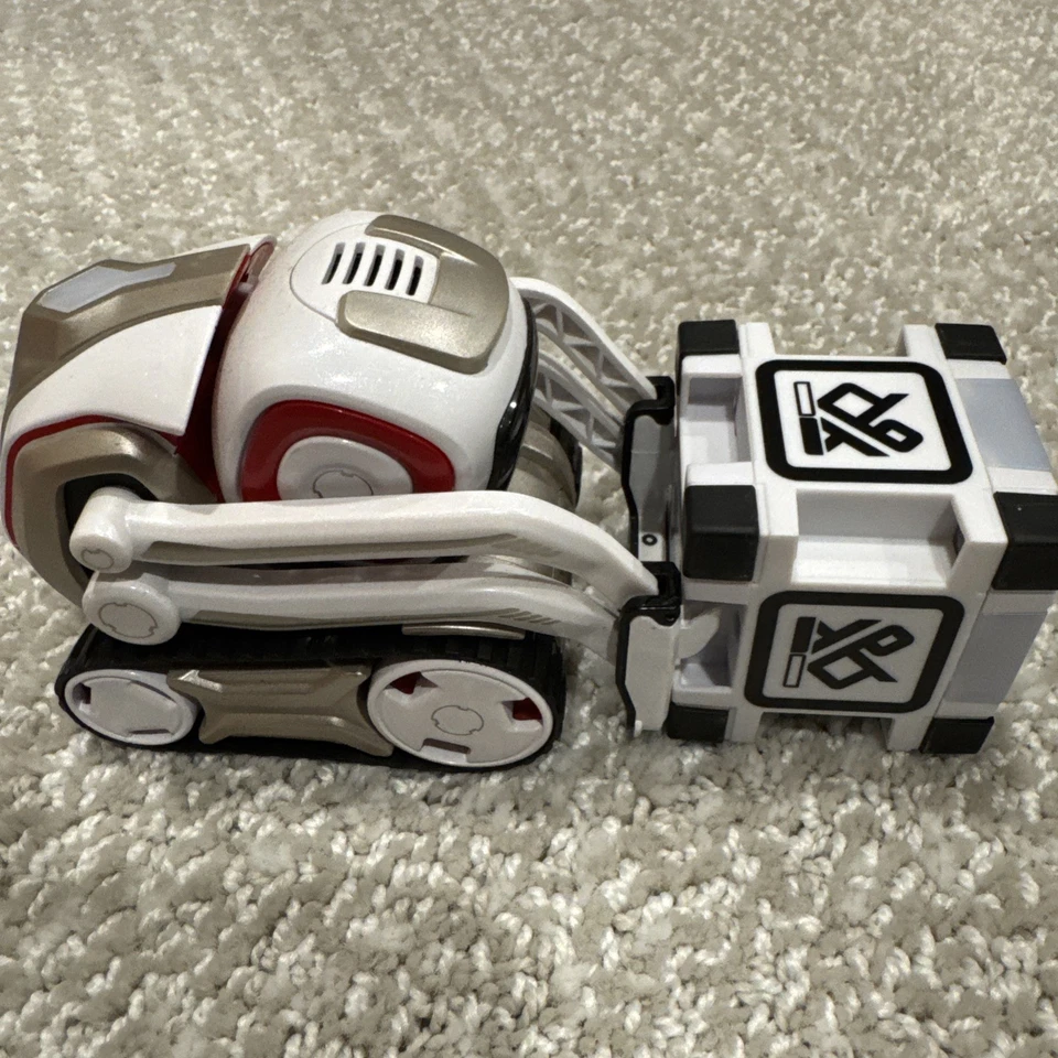 Anki Cozmo Robot & Charging Station with 3 Learning Cubes - Might Need Batteries - Image 3 of 3