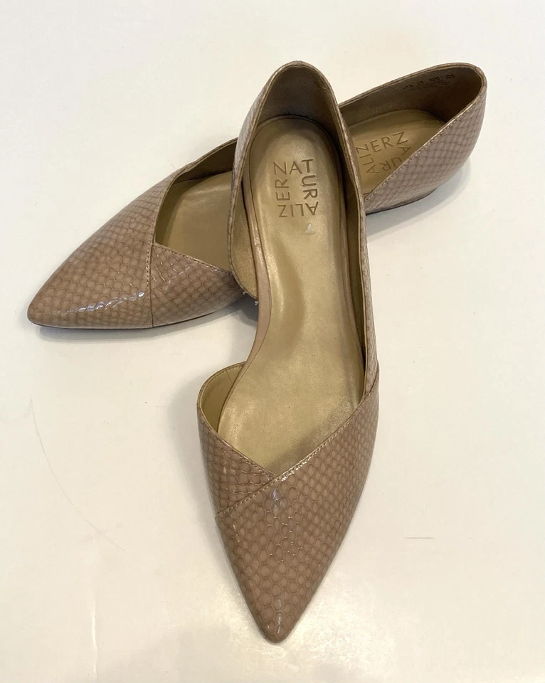 Zapatos de tacón bajo informales de negocios de charol beige Naturalizer talla 9,5 M Foto 3 de 4