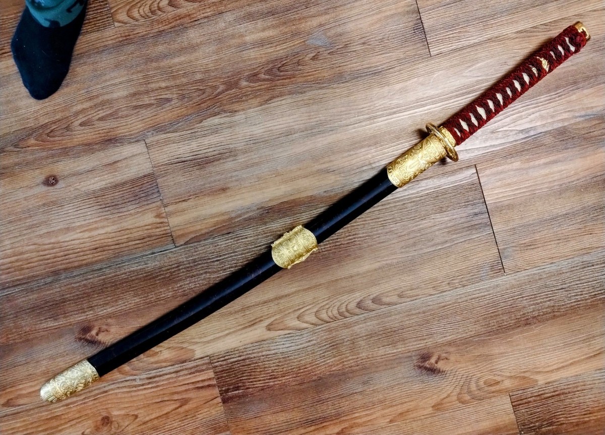 Xena Warrior Princess 10th Anniversary Gold Accented Final Episode