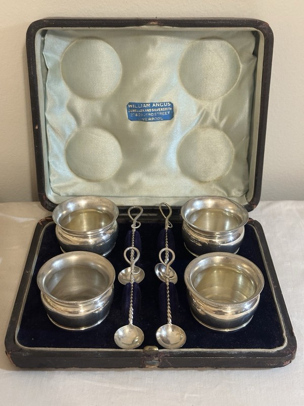 Antique Superb Cased Victorian HM Sterling Silver Salts 1882 With Spoons