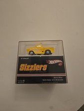 NUOVO sigillato in fabbrica Hot Wheels Sizzlers giallo '57 Chevy Truck Vintage 2007