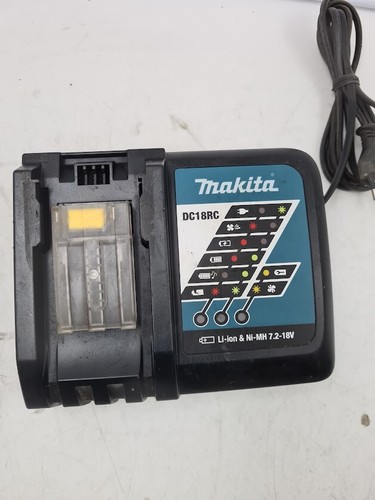 Lot of 3 Makita Battery Chargers - Used, Working Condition - Afbeelding 3 van 10