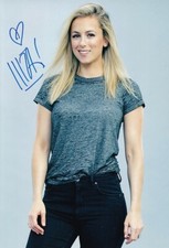 ILIZA SHLESINGER signed Autogramm 20x30cm PIECES OF A WOMAN in Person autograph