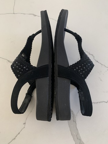 Sandalias negras con estrás Skechers Arch Fit cierre de correa de tanga usadas - Imagen 8 de 16