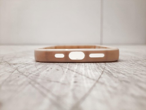 Etui na iPhone 13 case kremowe - Zdjęcie 4 z 7