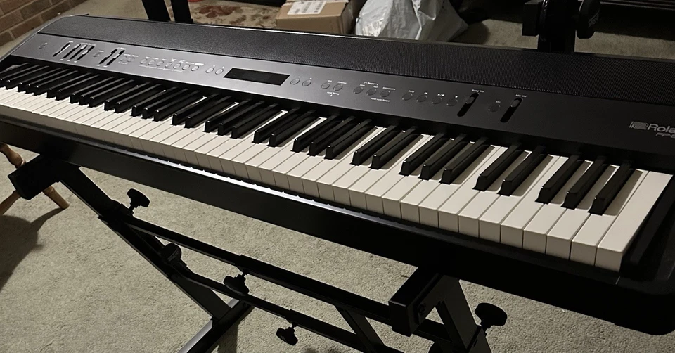 Piano digital portátil Roland FP-90X 88 teclas negro apenas usado excelente estado #1 Foto 3 de 3