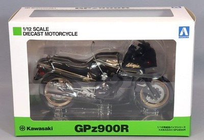 Aoshima Skynet 1/12 Kawasaki GPZ 900 R Black/Gold Minicar