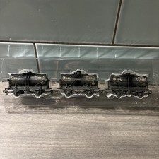 OO Gauge Bachmann 37-666B  Set Of 3 - 14T Tank Wagons Esso weathered....