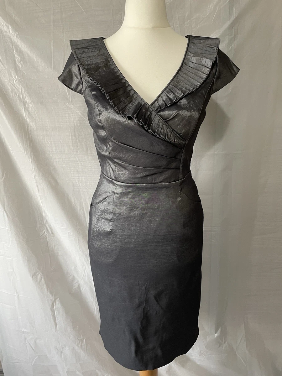 Vestido Vaina Adrianna Papell Gris Satinado Cuello en V Volantes Forrado Rodilla Reino Unido 6-Nuevo