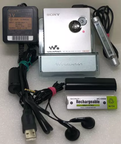 SONY Net MD WALKMAN portable player MZ-NE810 operation confirmed