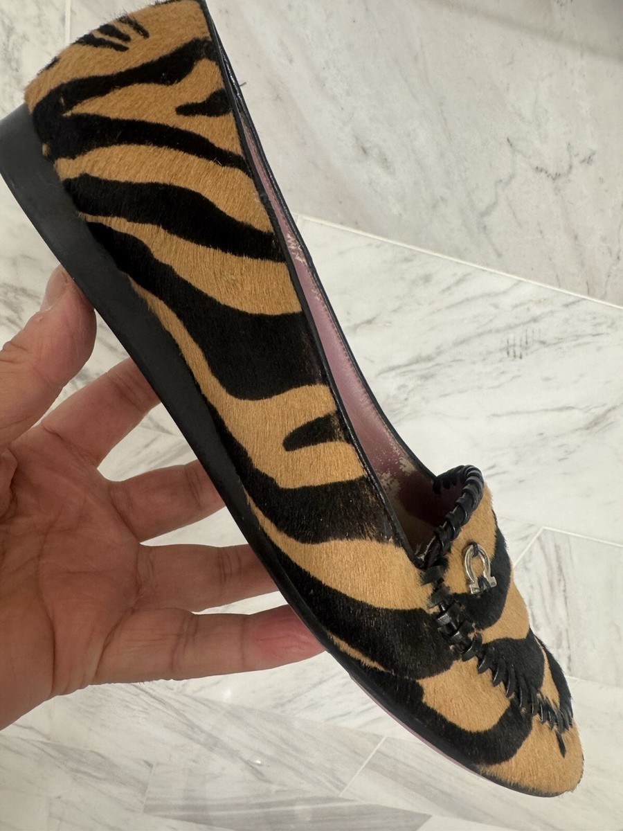 【送料&関税込】Ferragamo Leopard Printed Slip-on Flat Shoes Salvatore Ferragamo Pony Hair Leopard Print Slip On Loafers