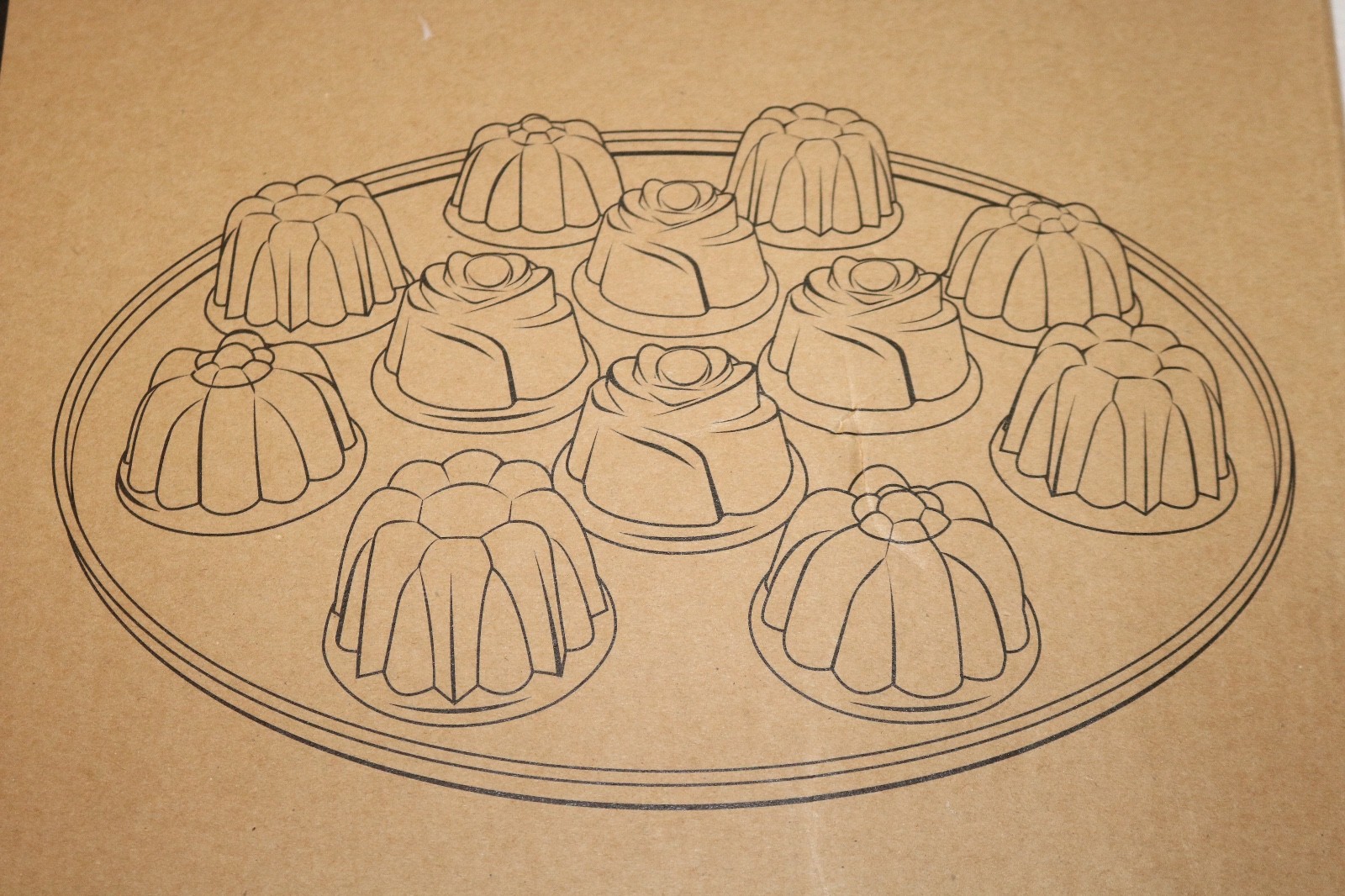 Pampered Chef Silicone Bakeware Floral Cupcake Pan 1613, New in Box eBay