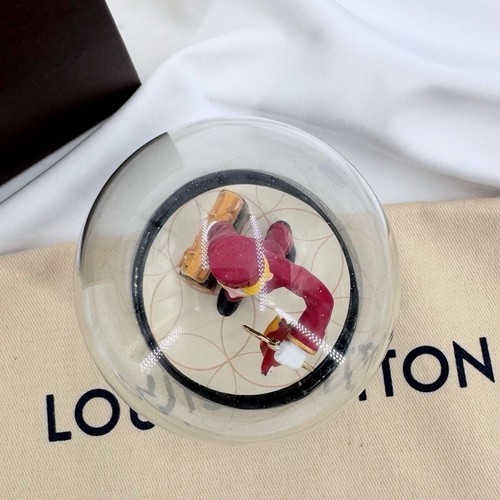 Louis Vuitton Glass Snow Globe Dome Hotel Page Boy Limited 2012 w/Box - Picture 8 of 10