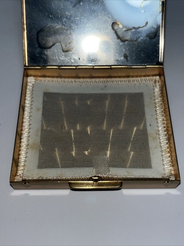 Vintage Evans Floral Embroidered Gold Tone Mesh Compact with Mirror And More - Picture 8 of 9