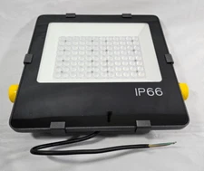 150W LED Floodlight Outdoor Dusk-to-Dawn 14000lm Adjustable IP66 5000K Stadium