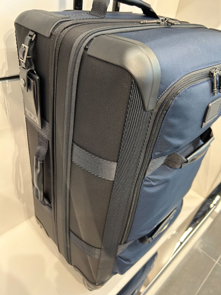 NEW Tumi Lyndon SHORT TRIP Expandable 4 Wheel Packing Suit NEW Tumi Lyndon SHORT TRIP Expandable 4 Wheel Packing Suit