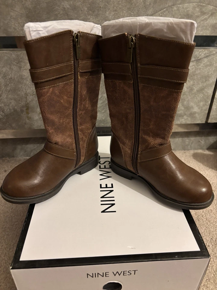 Botas para niños pequeños Nine West talla 9M marrón Foto 2 de 4