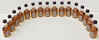 16x kleine Chevas Regal Whisky 12 years aged Fläschchen á 5cl (0,05 Liter)