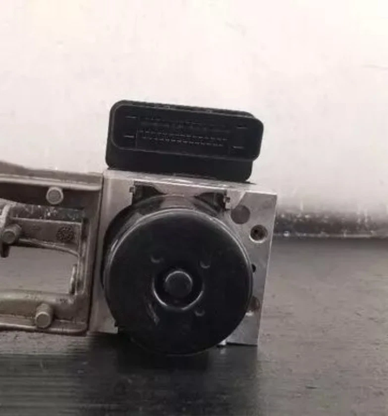 2011-2012 Chrysler 300 Dodge Charger ABS Anti-Lock Brake Pump Assembly OEM Foto 3 de 4