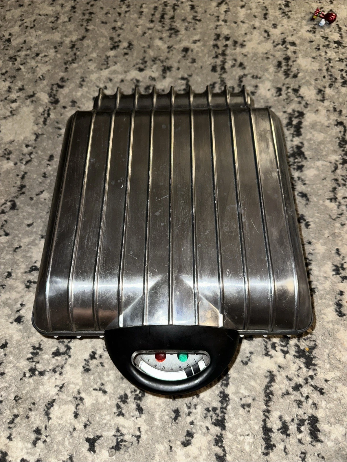 VillaWare Waffle Maker Model 2001 UNO Belgian Waffler 4-SQ Chrome Tested Works