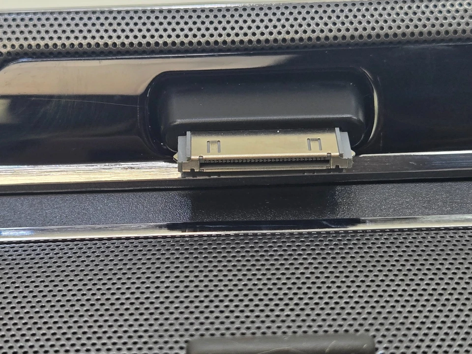 Base de altavoz Philips Fidelio iPod DS7550 plateada Foto 2 de 4