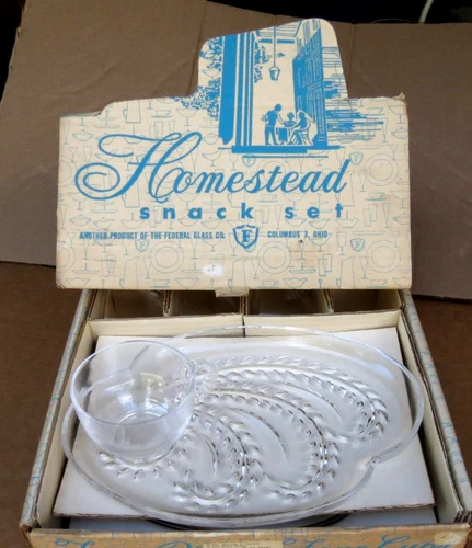 Federal Glass Hospitality Snack Set 4 Plates/4 Cups Homestead Wheat Pattern