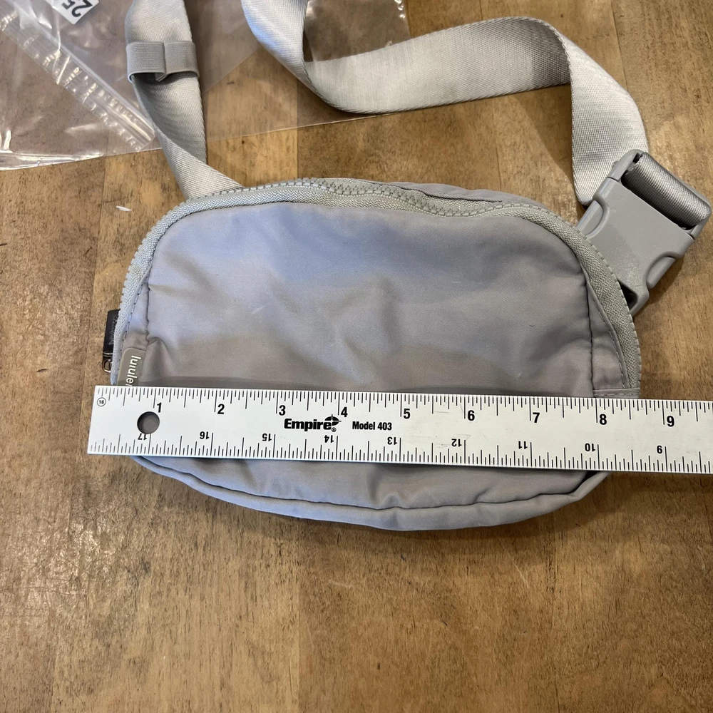 Lululemon Everywhere Belt Bag in Gray Nylon Crossbody Fanny Pack